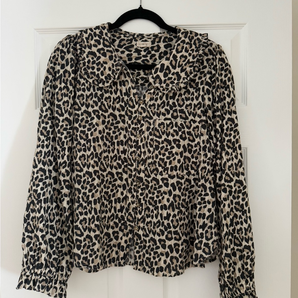 Leopard print top